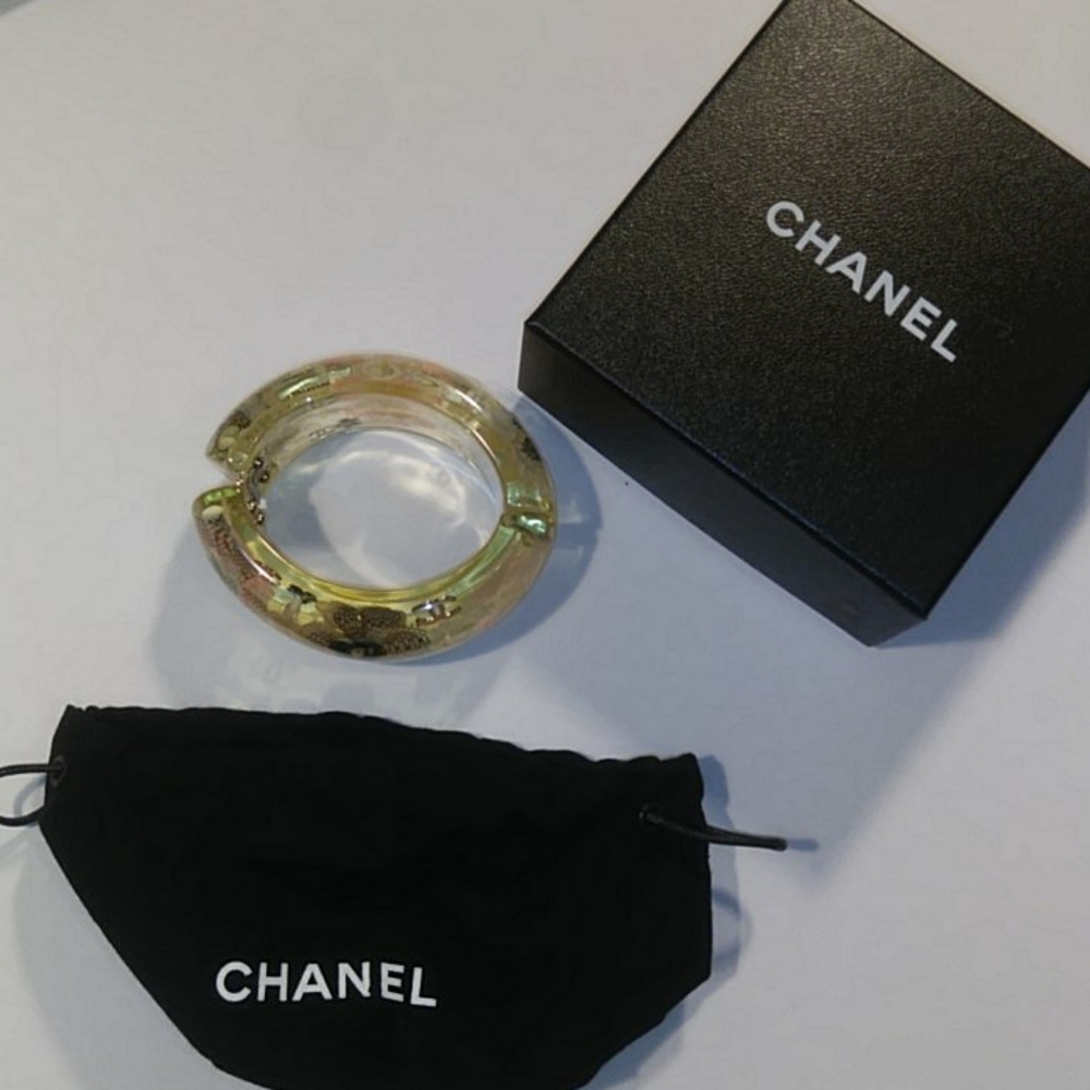 Chanel bracelet floral resin /plastic
